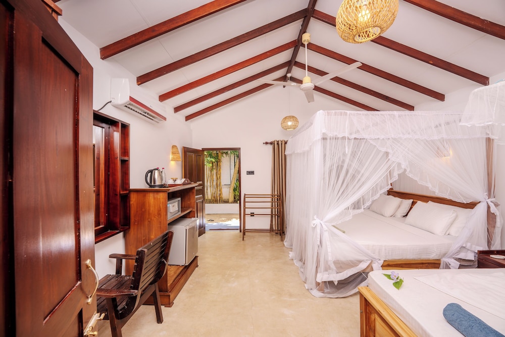 Central Beach Inn 17/50