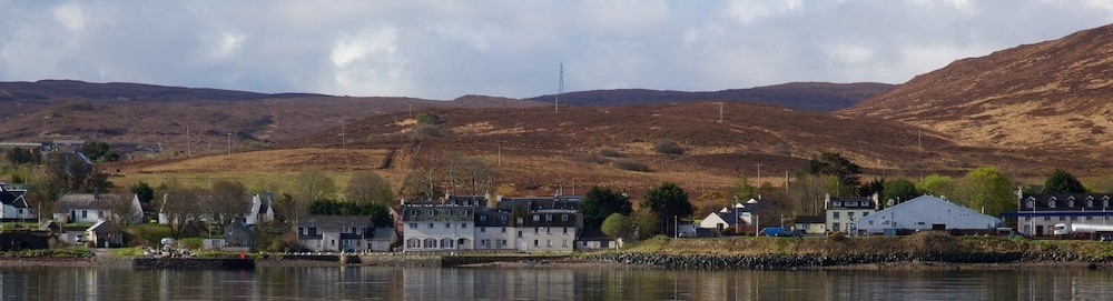Dunollie Hotel 41/50