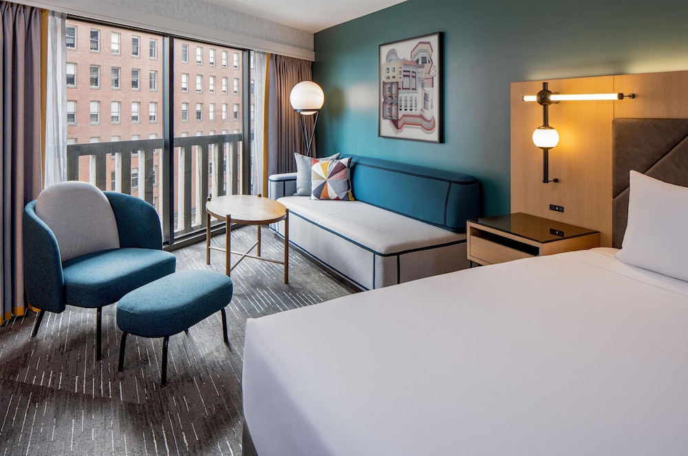 ROOM, KING BED, BAY VIEW