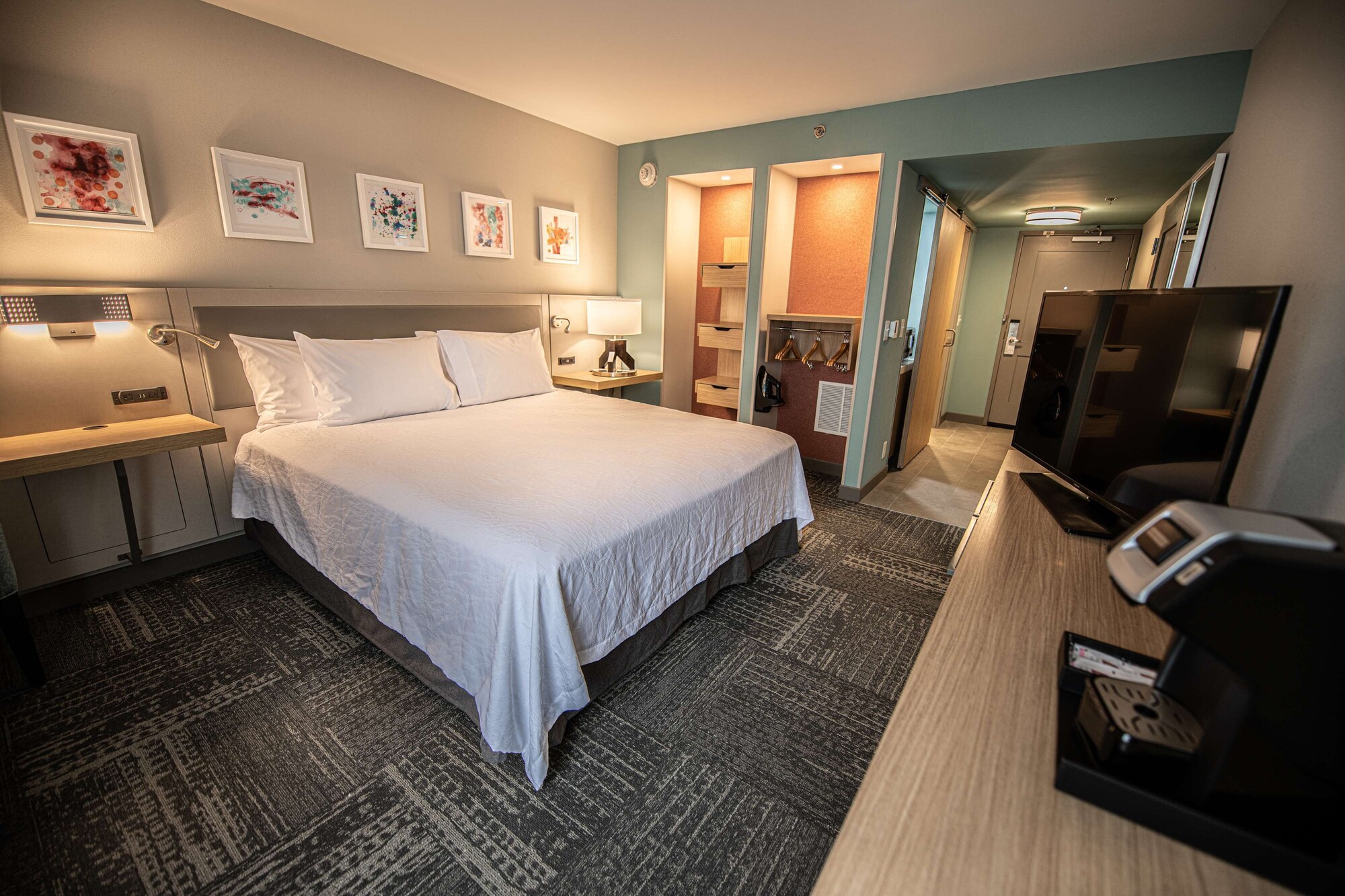 ROOM, KING BED, ACCESSIBLE