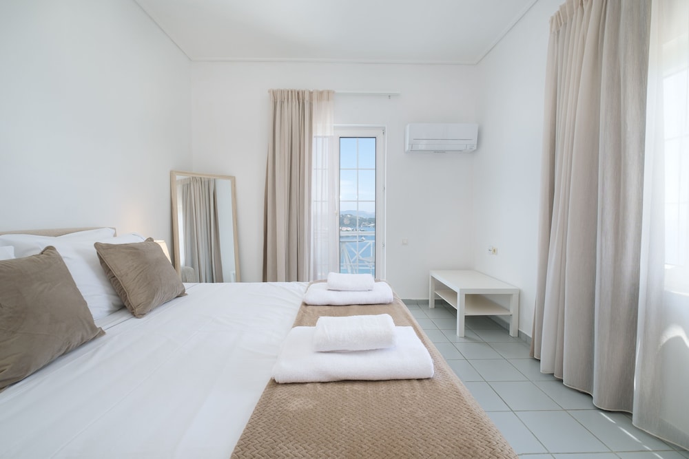 Oniro Skiathos 13/57