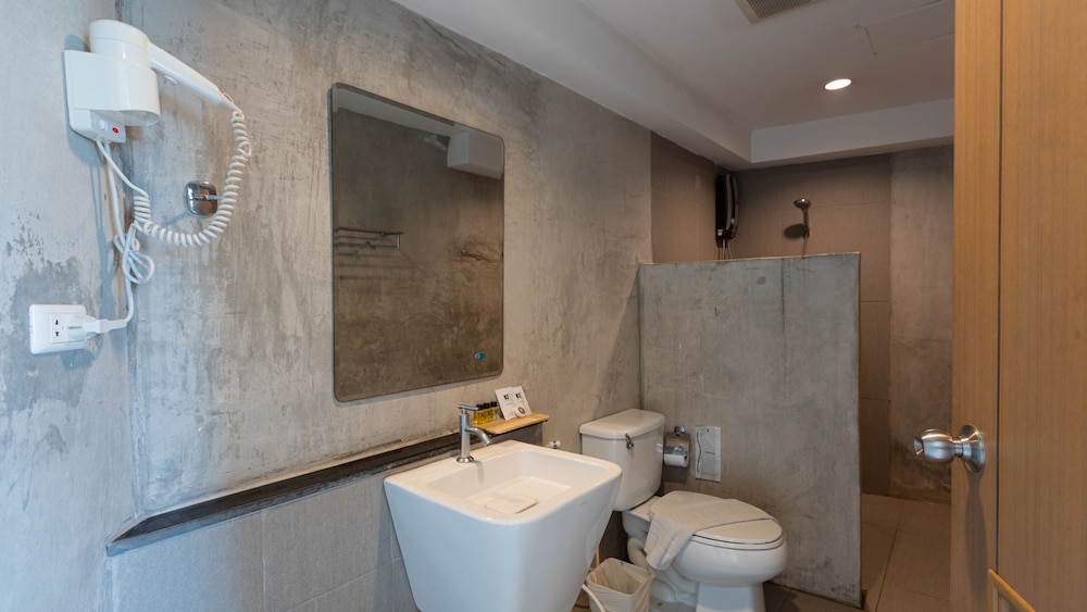 B2 Jomtien Pattaya Boutique Budget Hotel 59/60