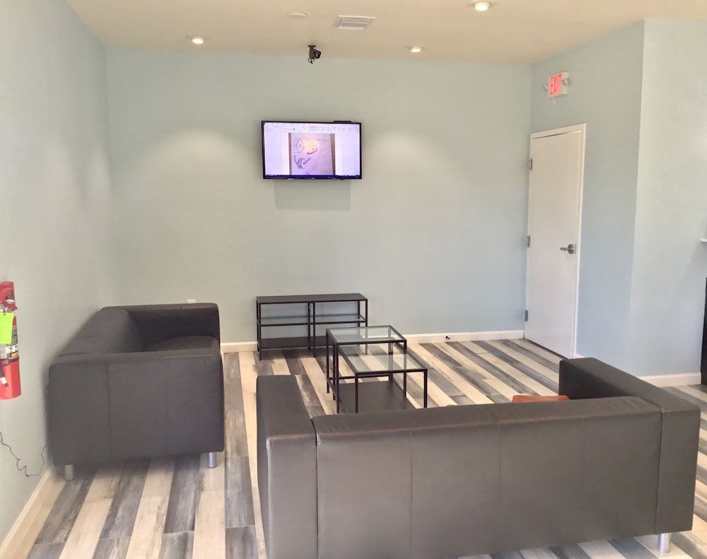 Days Inn By Wyndham Freeport 24/34