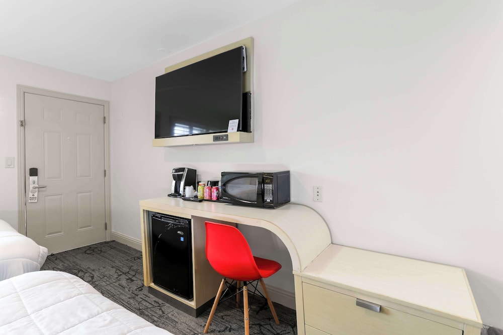Signature Inn Berkeley 49/50