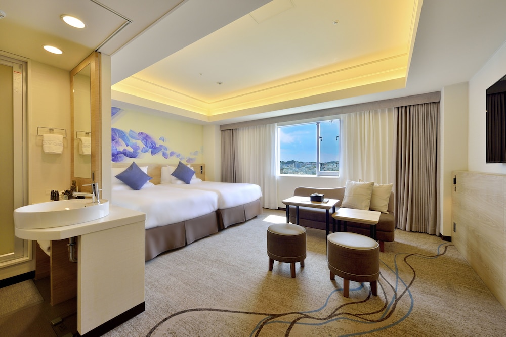 INFINISIS NAHA SHURIJO by Hewitt Resort 31/69