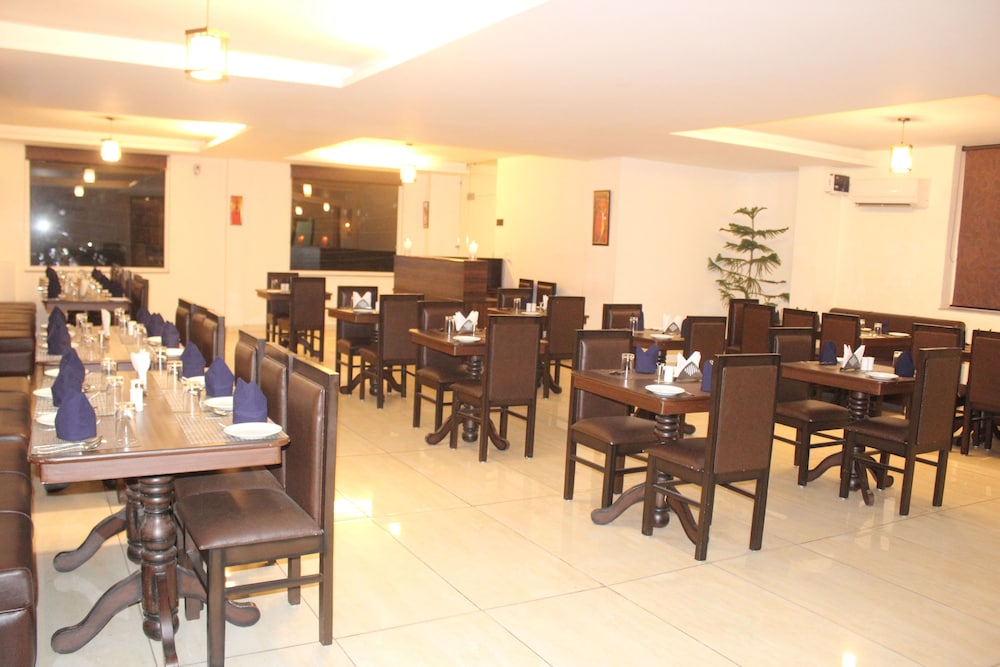 Hotel Holiday Hill 32/50