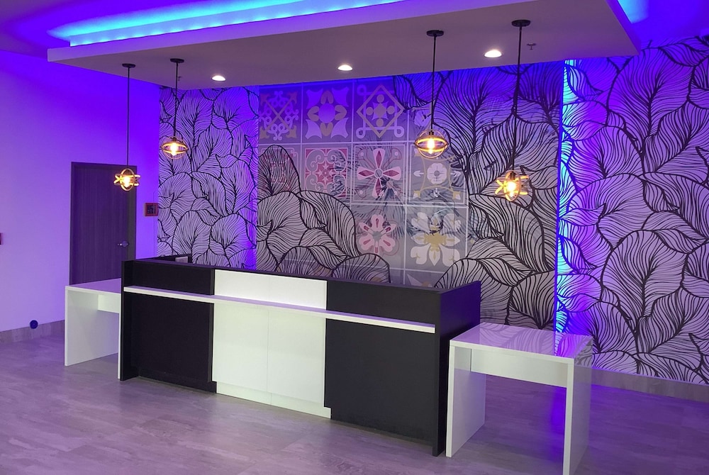 La Quinta Inn & Suites by Wyndham Corpus Christi Southeast 10/56