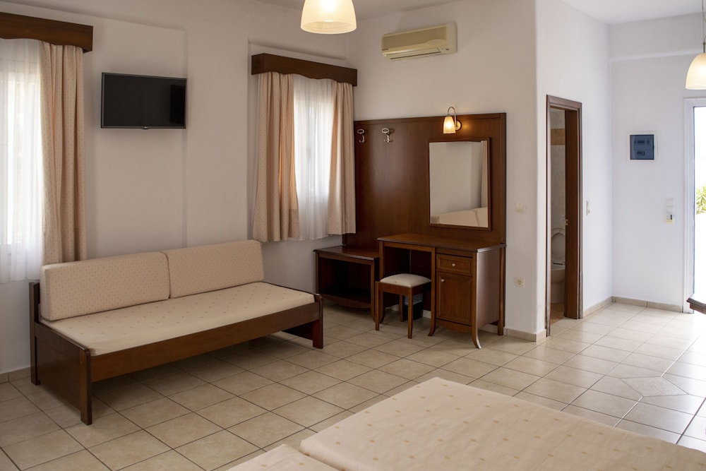 Giannoulaki Hotel 32/54