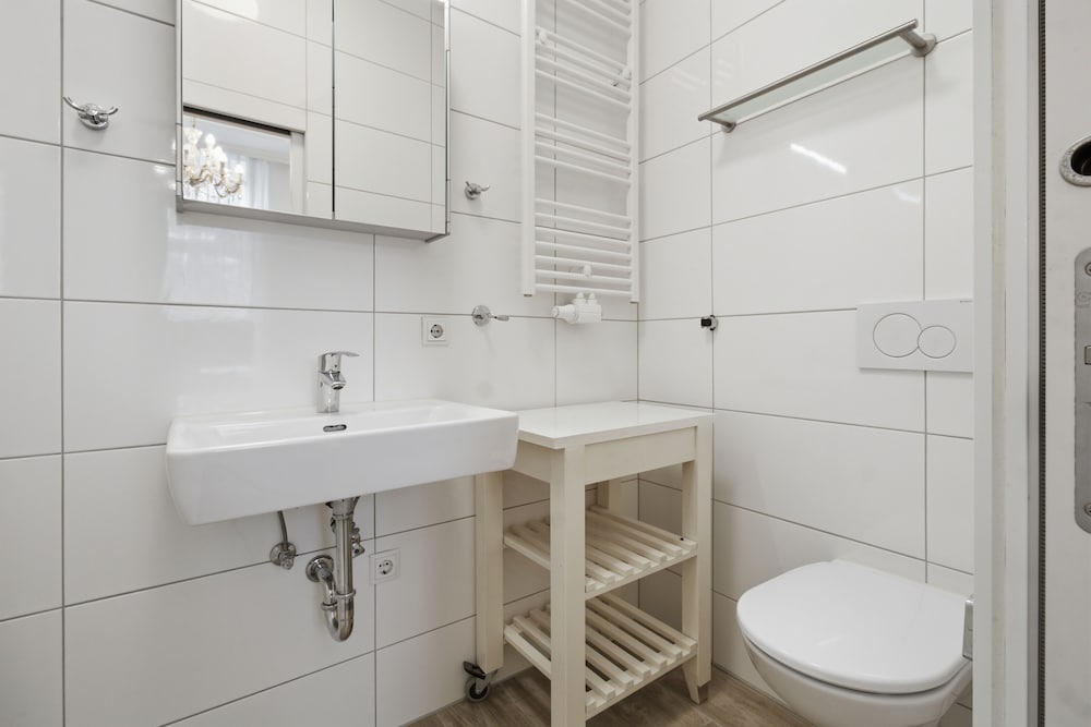 City, Twin Beds, Private Bathroom، AJO MESSE 6/9
