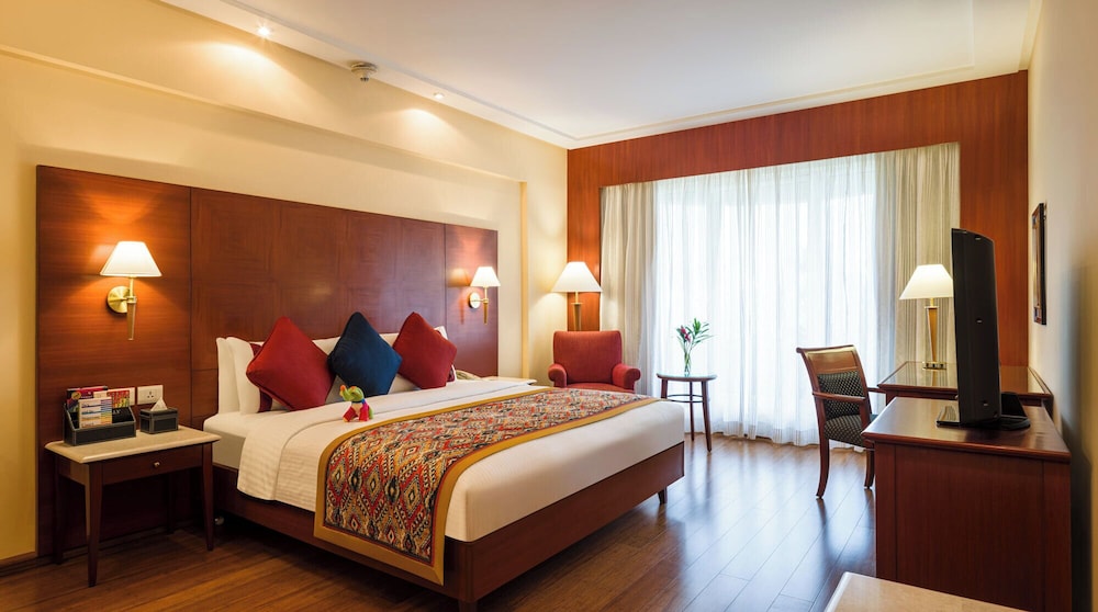 THE LALIT MUMBAI 22/67