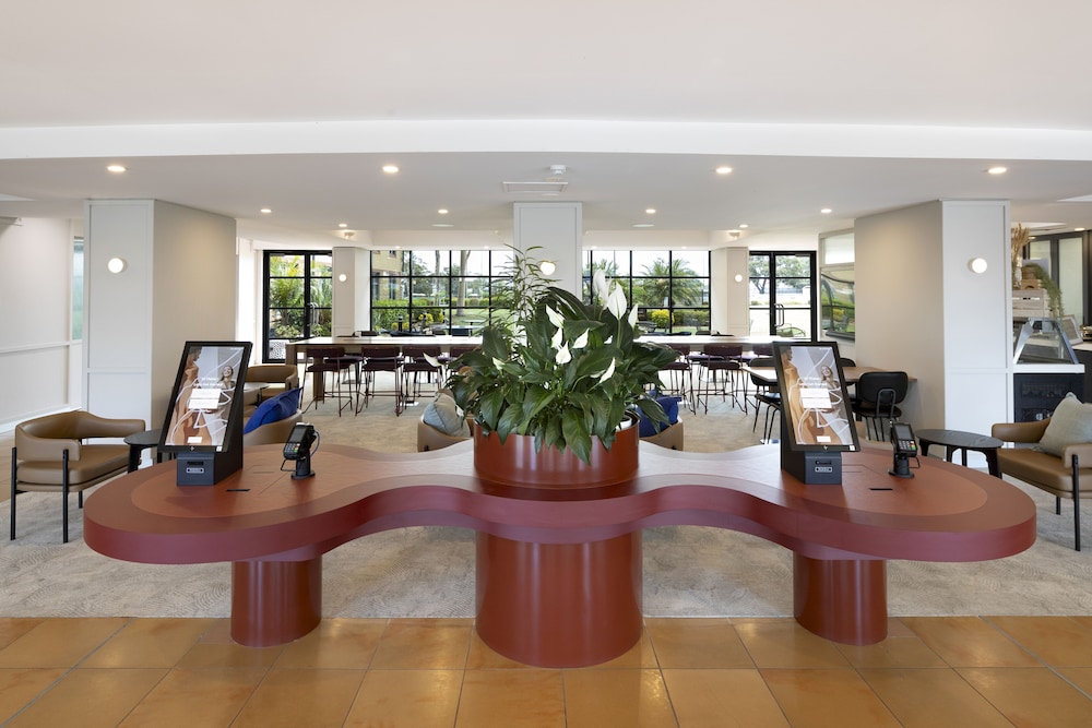 Mercure Sydney Blacktown 50/72