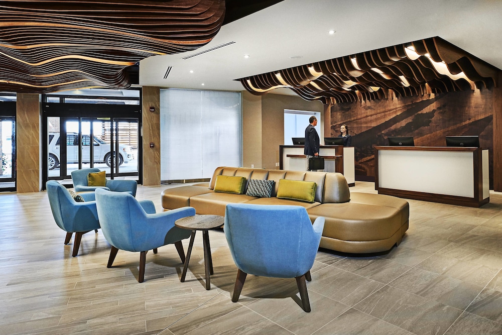 Delta Hotels By Marriott Dartmouth 32/43