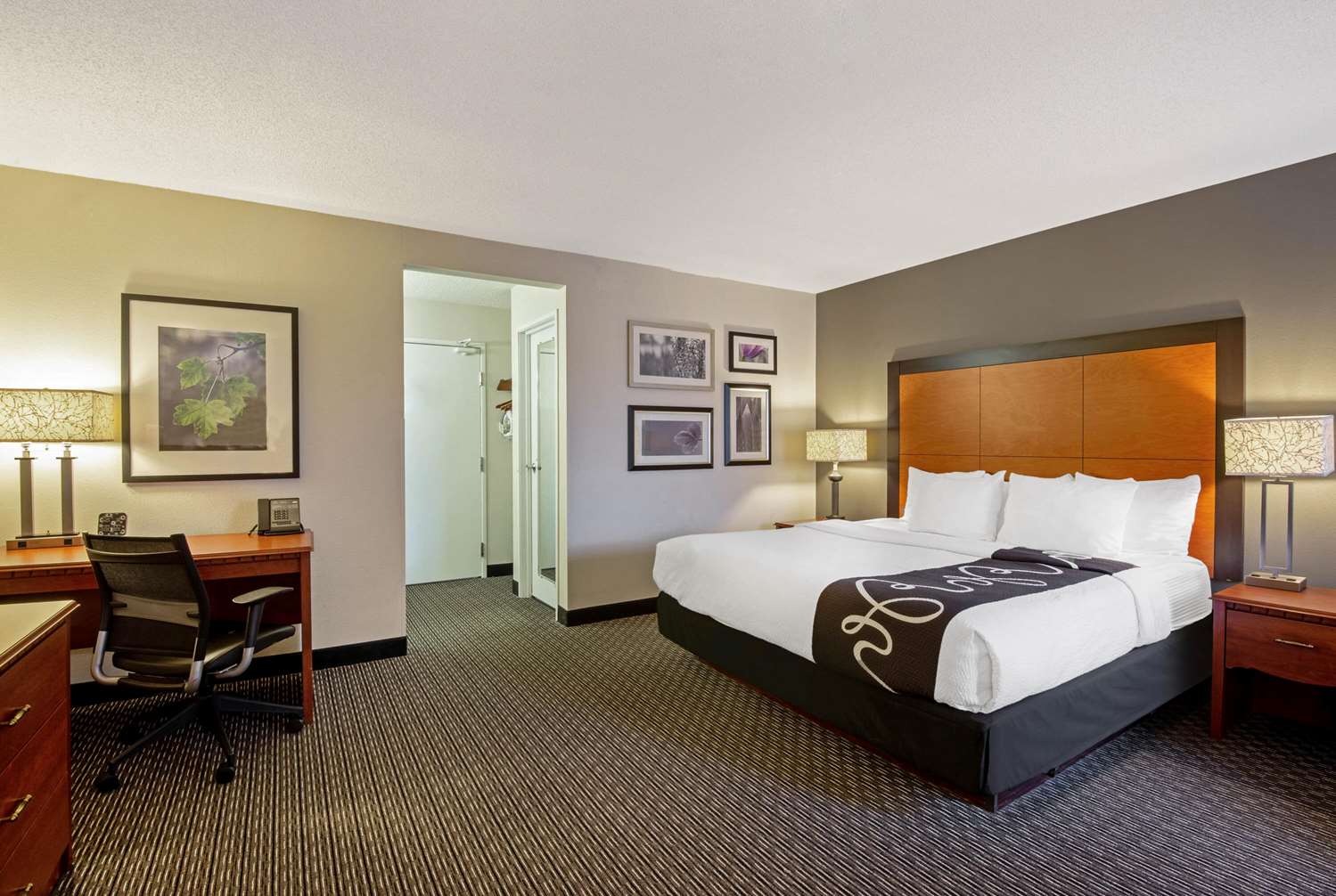 La Quinta Inn And Suites By Wyndham Harrisburg Airport Hershey 12/48