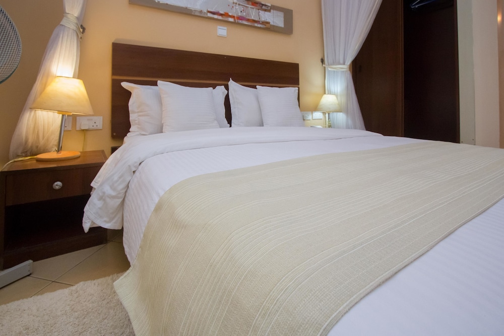 Capital Heights Hotel 18/65