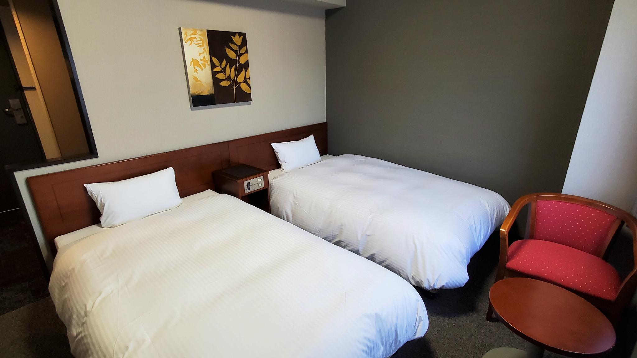 Standard, Twin Beds