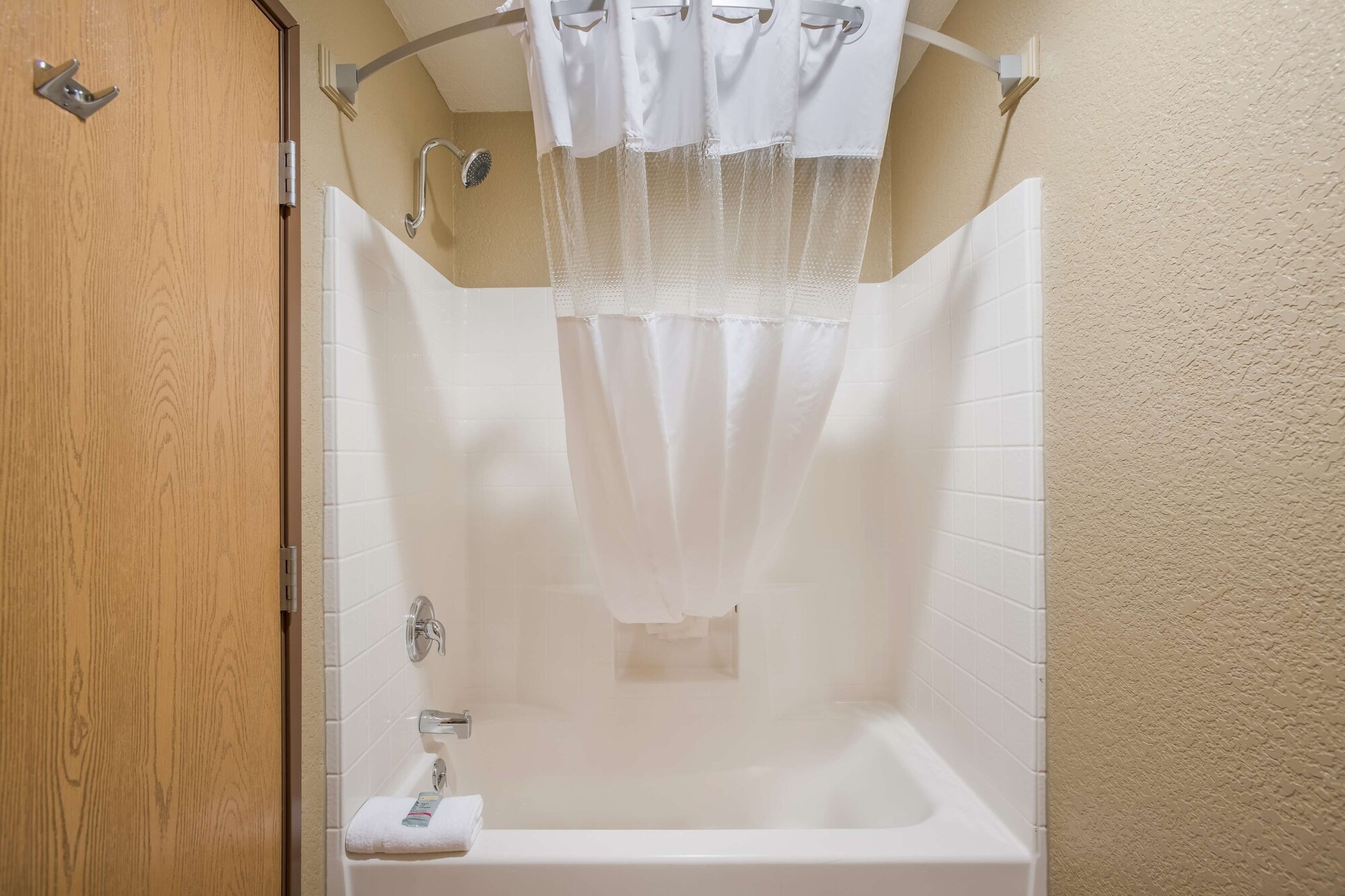 غرفة قياسية بسريرين كوين بشرفة، Best Western Harbour Pointe Lakefront 4/4