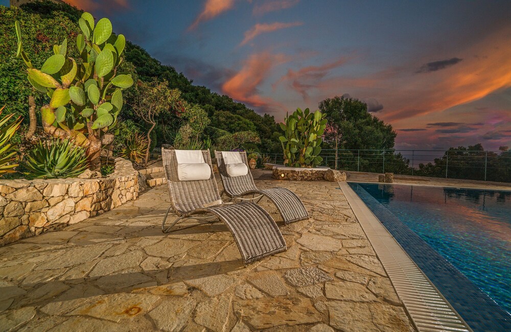 Askos Villa 29/35