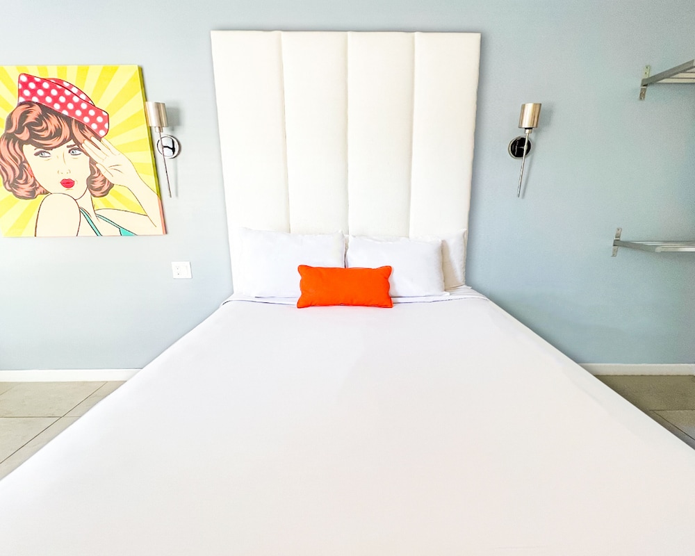 Royal Palms Resort And Spa A North Beach Village Resort Hotel 24/80