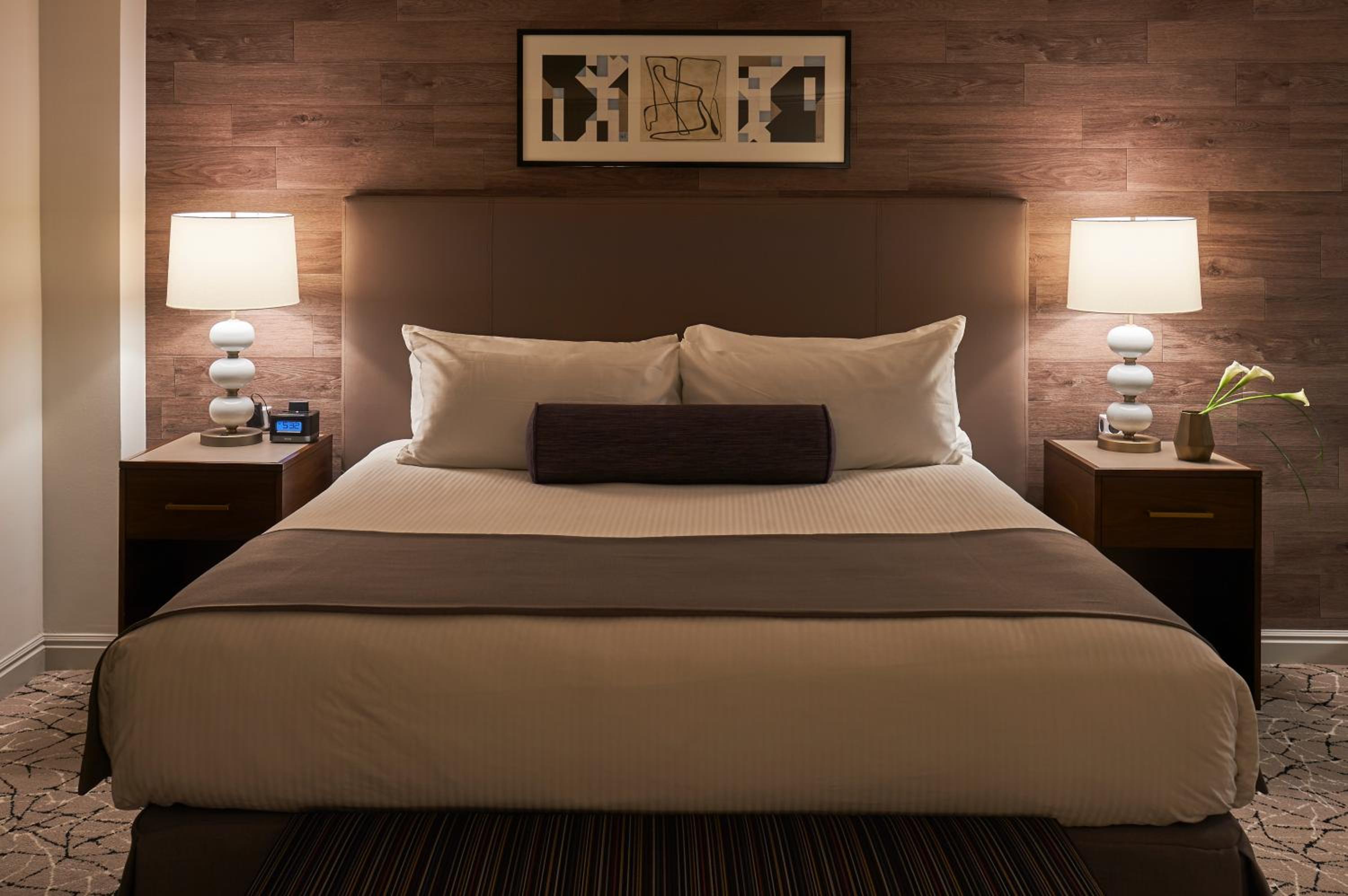 Premier, Suite, King Bed, Balcony