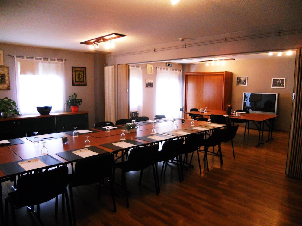 Cottage Logis Hotel-Restaurant 49/57