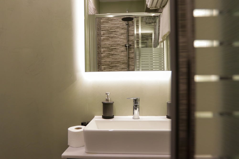 V36 Suites 19/20