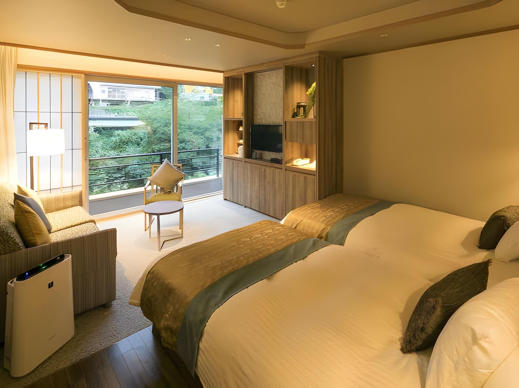 Room, Twin Beds