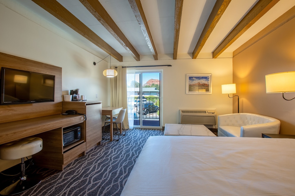 PREMIUM, SINGLE, QUEEN BED, WITH VIEW