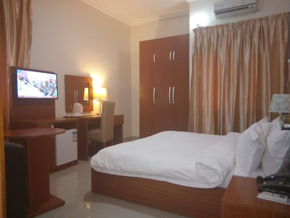 Kifina Emerald Hotel 11/24