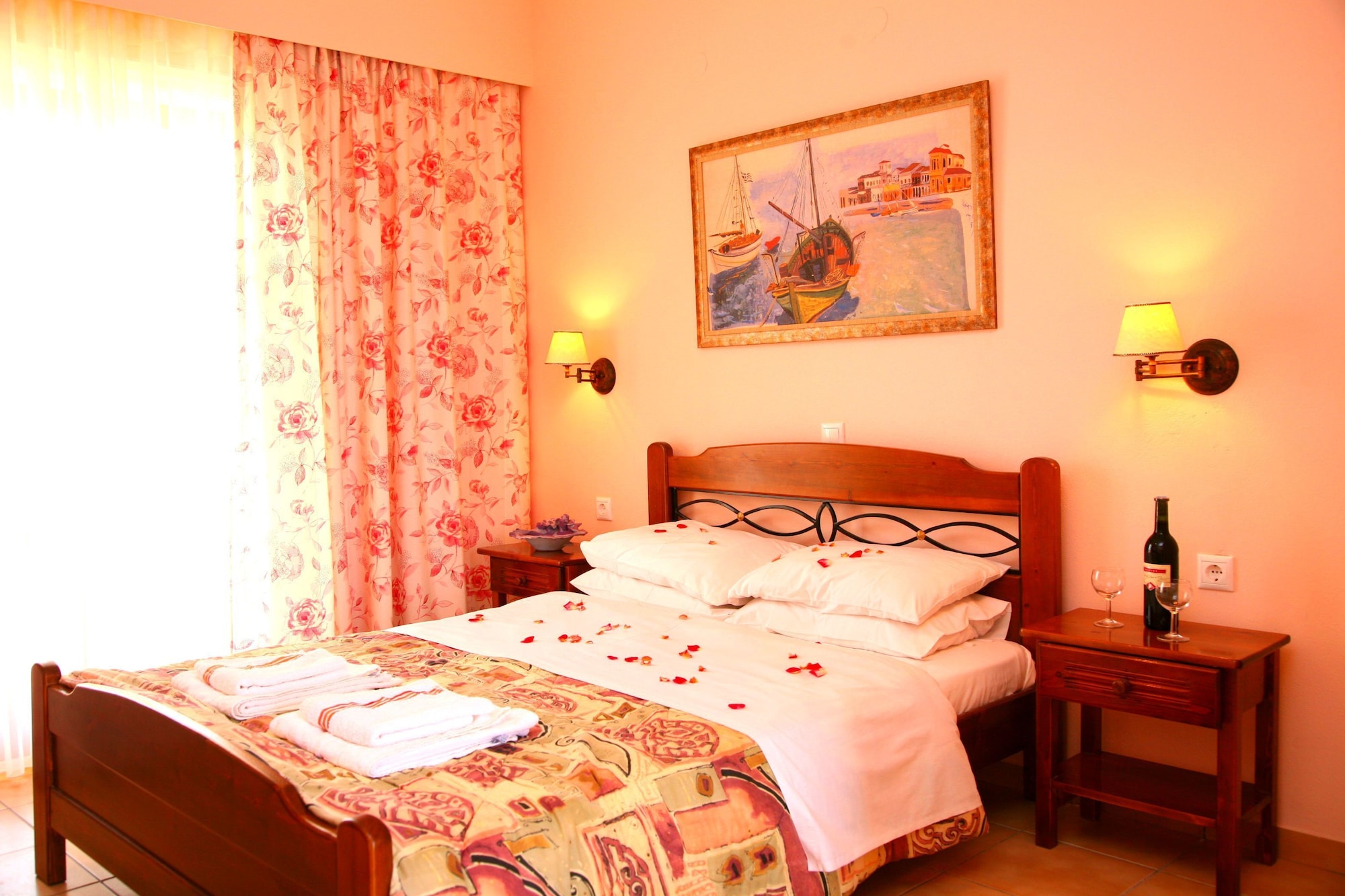 ROOM, DOUBLE BED