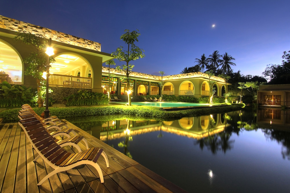 The Westlake Resort Yogya 52/57
