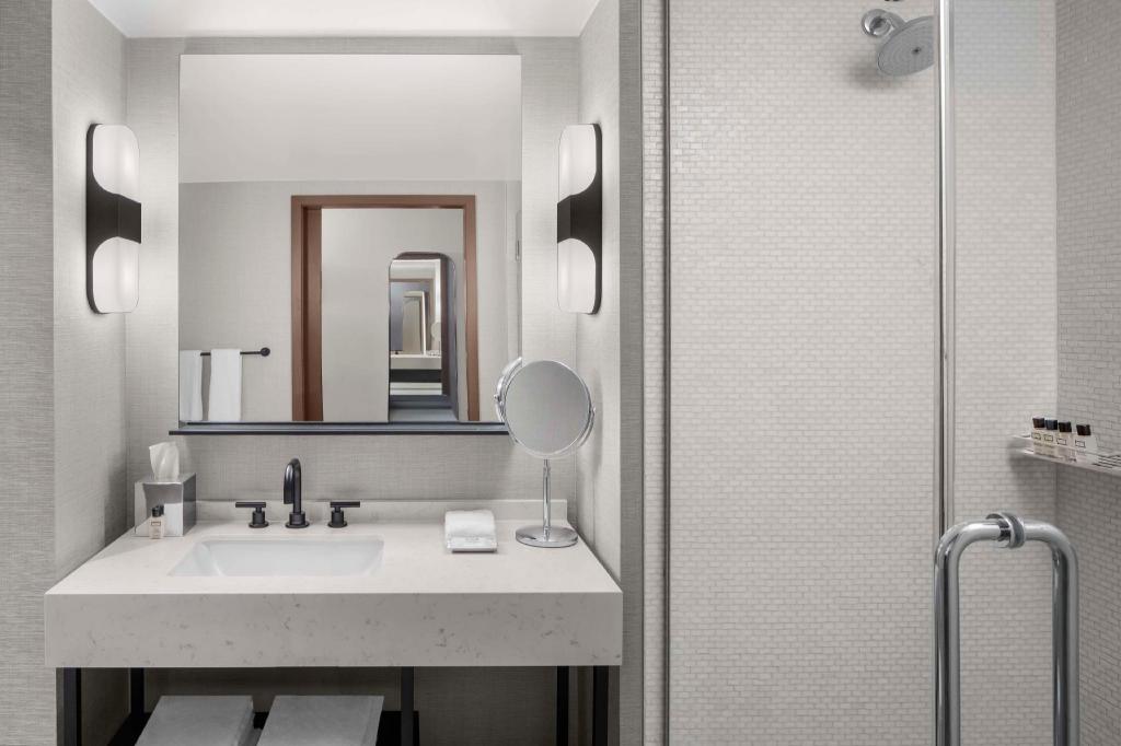 Hudson River, Suite