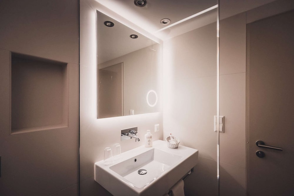 Economy, Twin Beds, elaya Hotel Stuttgart Ludwigsburg, Trademark by Wyndham 7/7