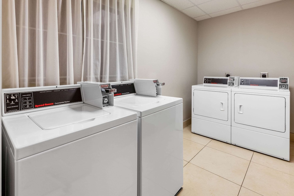 La Quinta Inn And Suites By Wyndham Lumberton 18/59