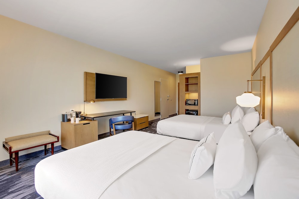Fairfield Inn & Suites by Marriott Bardstown 11/42
