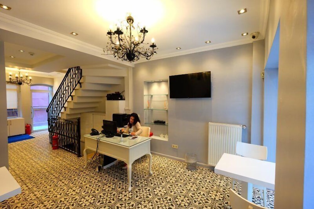 Ada Home's Hotel Taksim 15/20