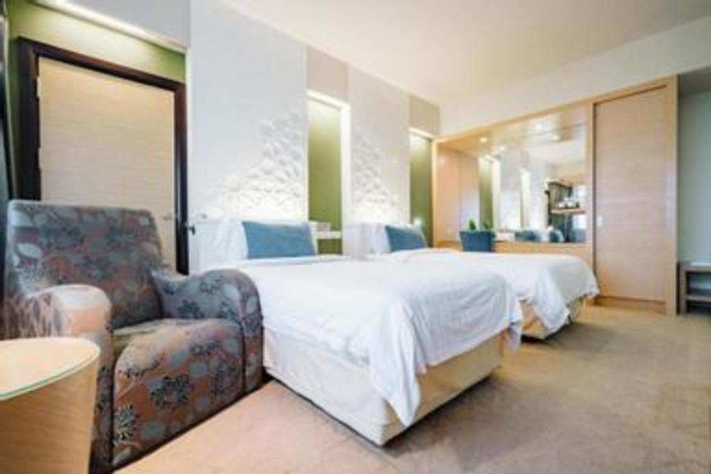 غرفة سوبيريور بسريرين منفصلين للمدخنين، Raia Hotel Kota Kinabalu 2/3