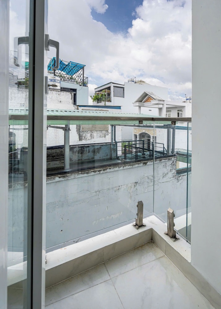 Otis Apartment - 33 Tran Ke Xuong Rooftop 45/50