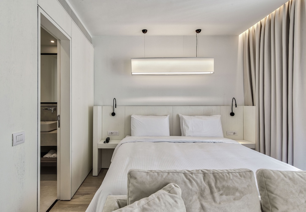 EXECUTIVE, JETTED TUB, BATHTUB