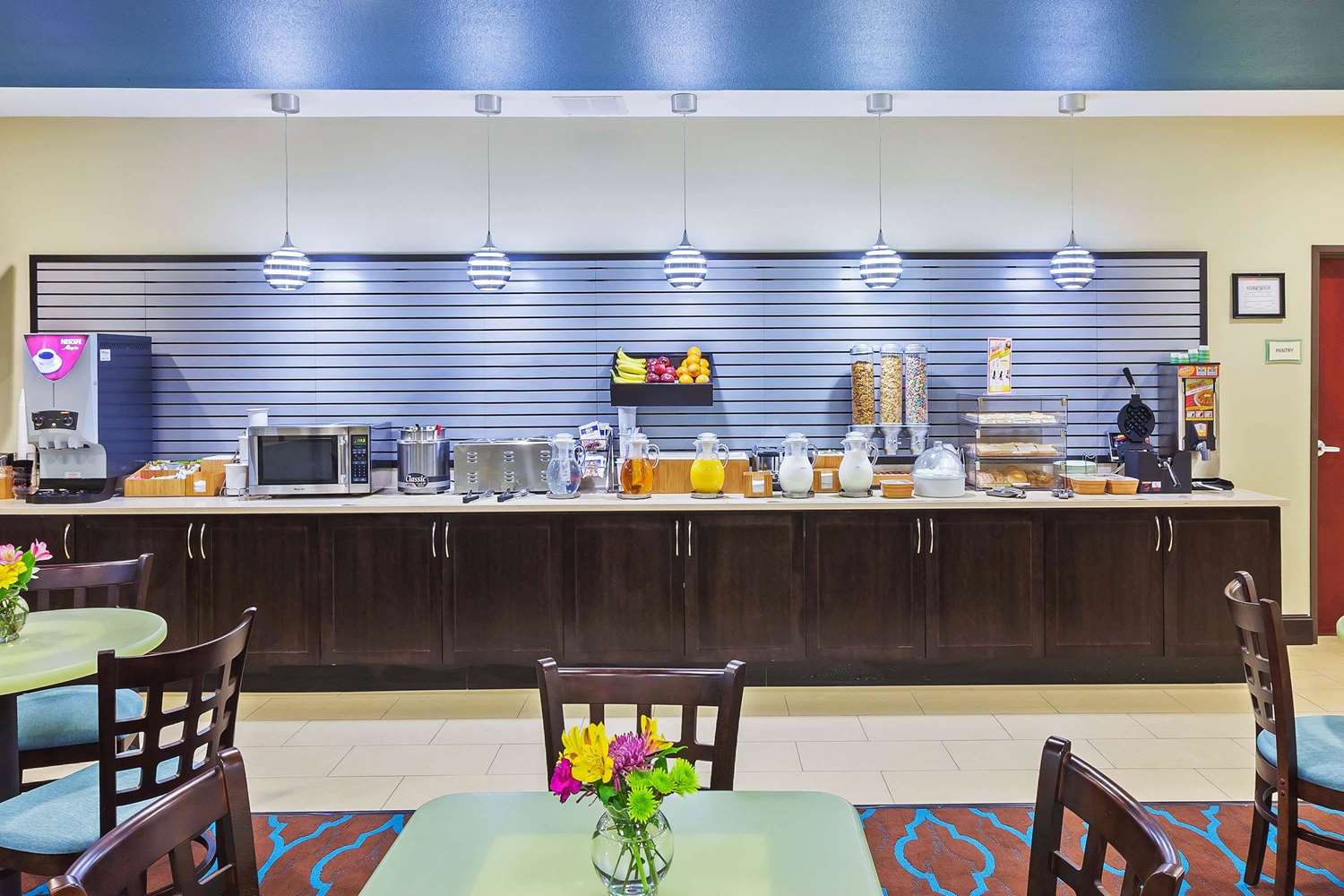 restaurant cafeteria