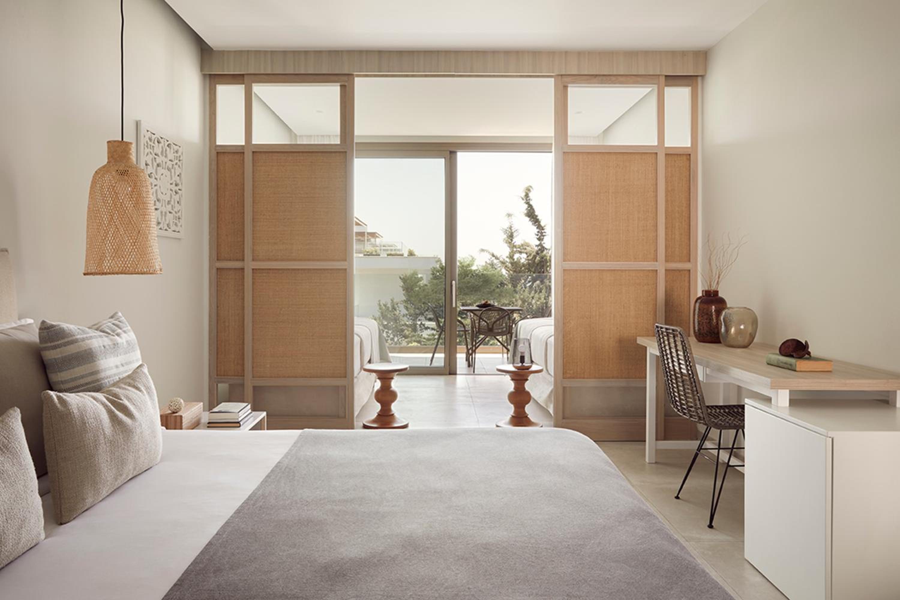 Junior Suite, King Bed, Inland View