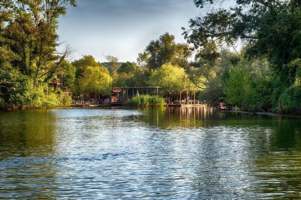 WINEPORT LODGE AGVA 80/84