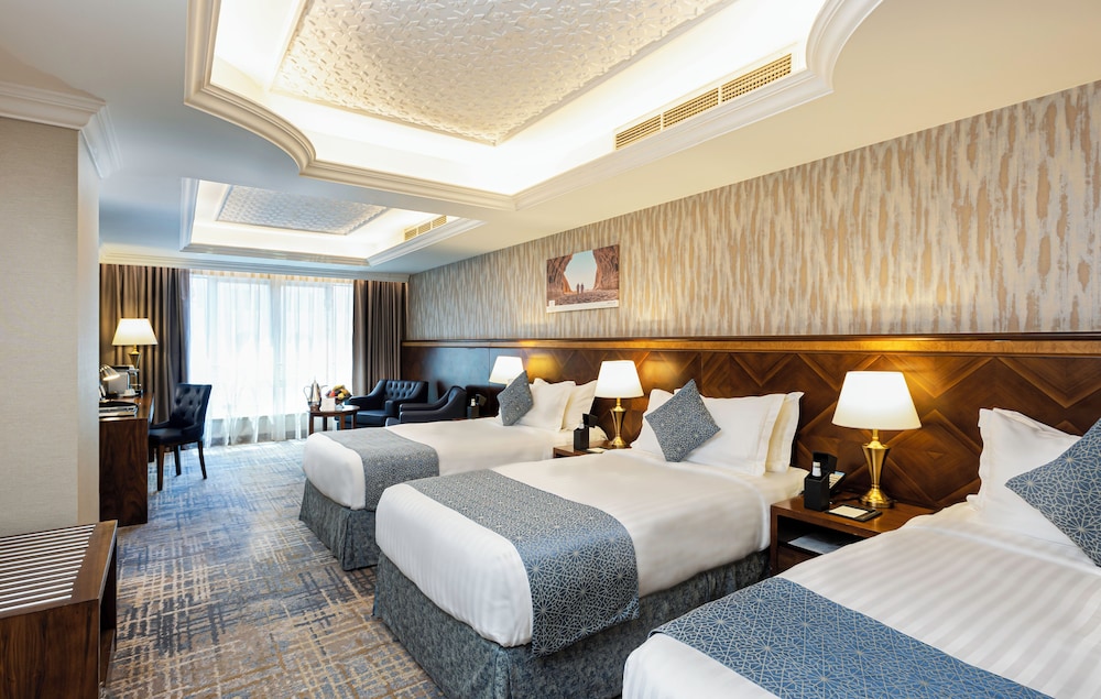 ROOM, TRIPLE