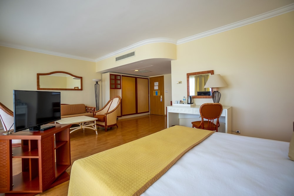 Presa Di Finica Hotel and Suites 8/50