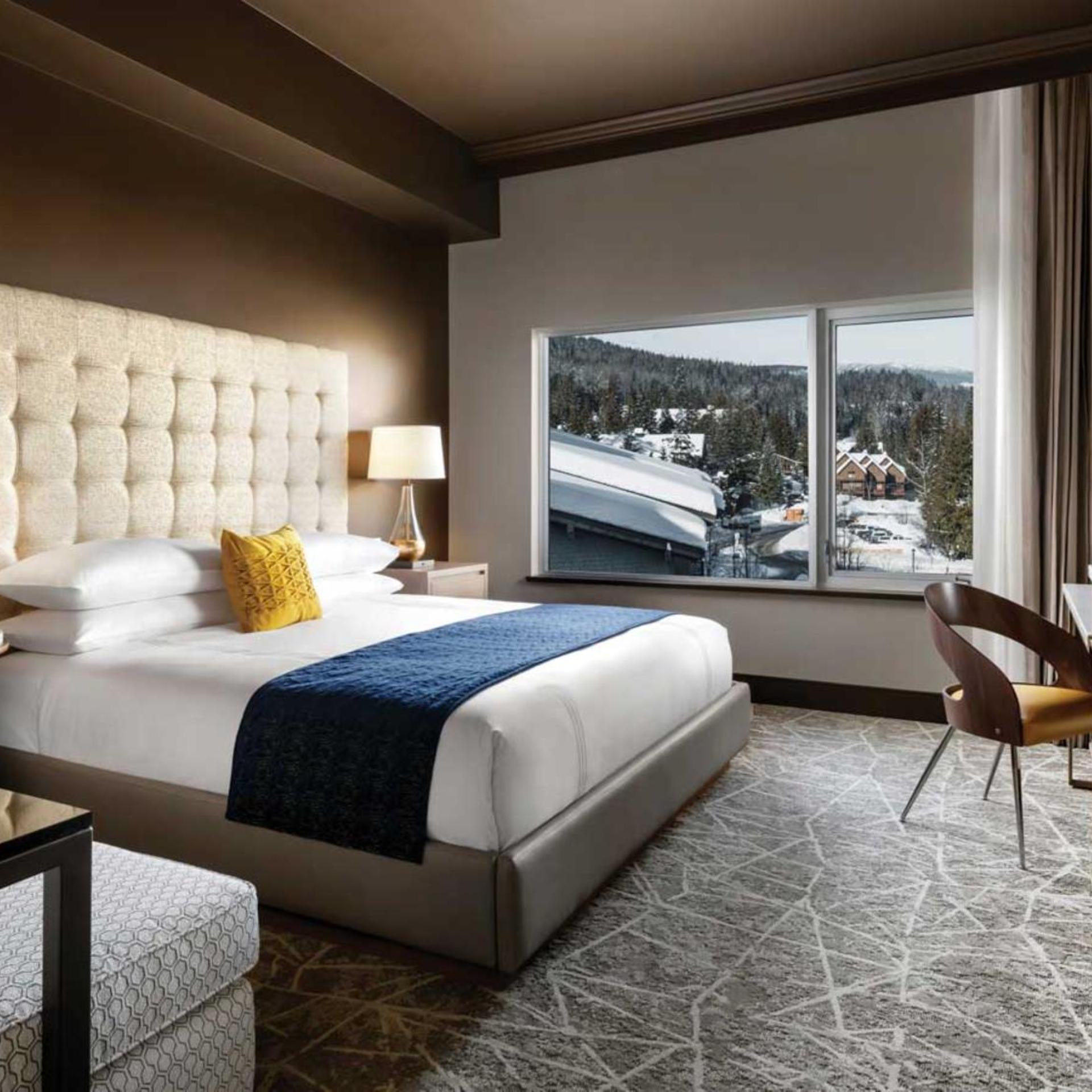 Deluxe, King Bed, Inland View