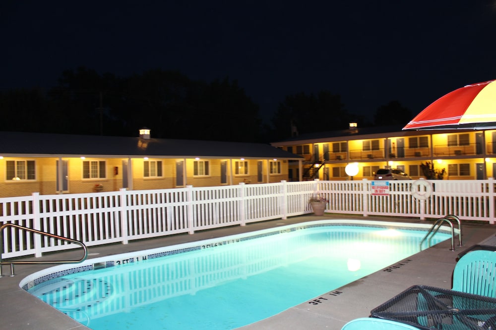 WESTBRIDGE INN AND SUITES 21/39