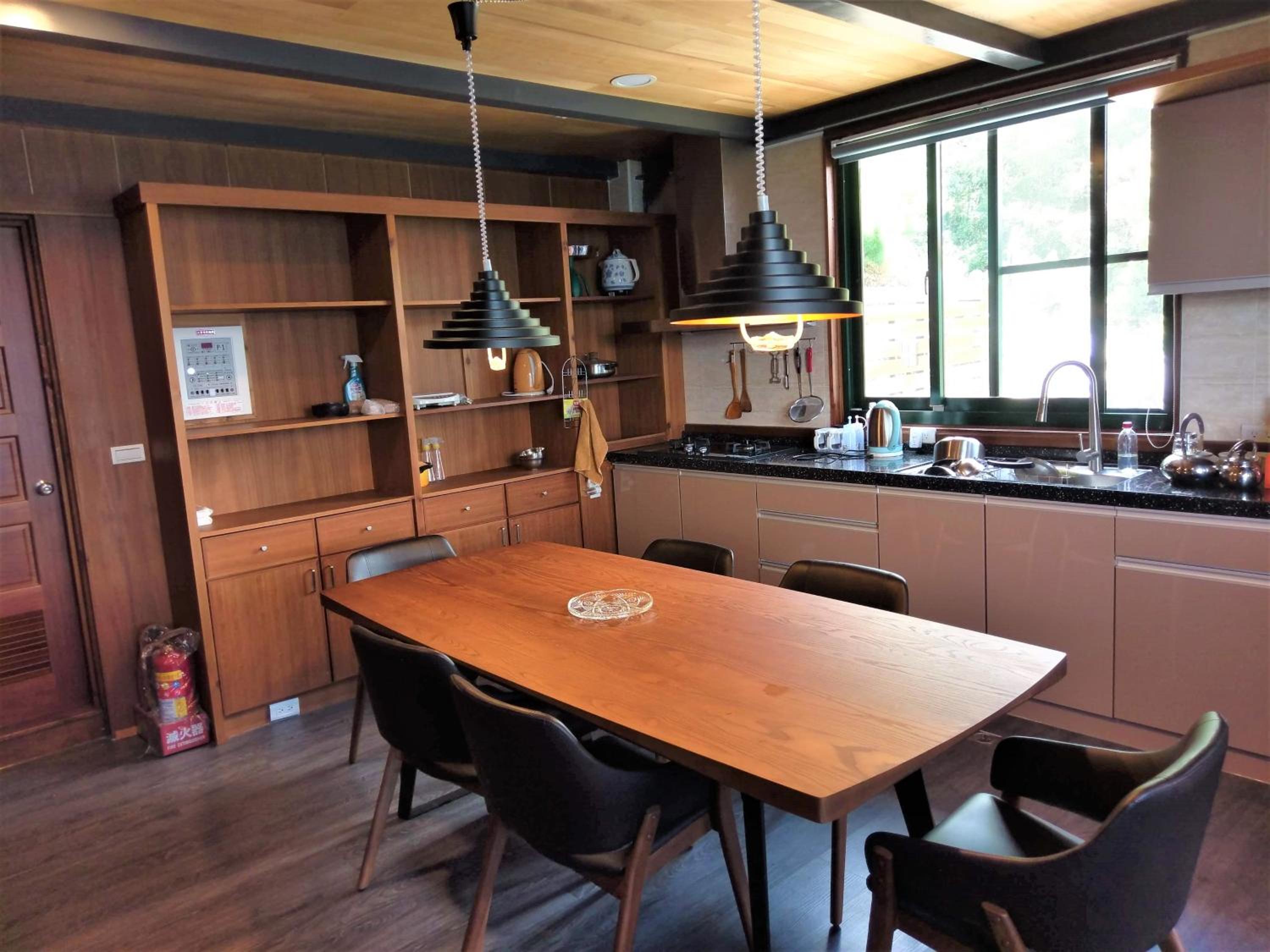 Shiyai Taoyuan B & B 18/30