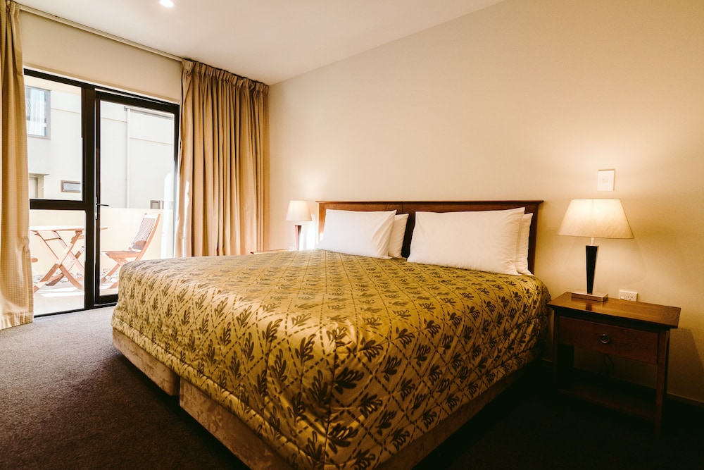 Garden Court Suites And Apartments 15/75