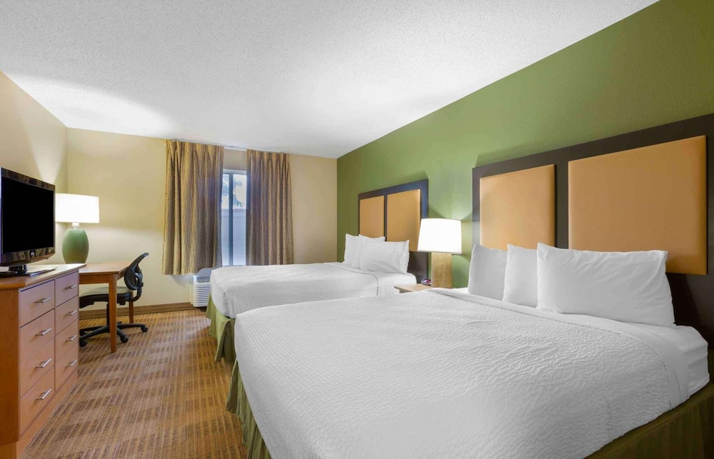 Studio 6 Extended Stay Findlay Tiffin Avenue OH 12/50