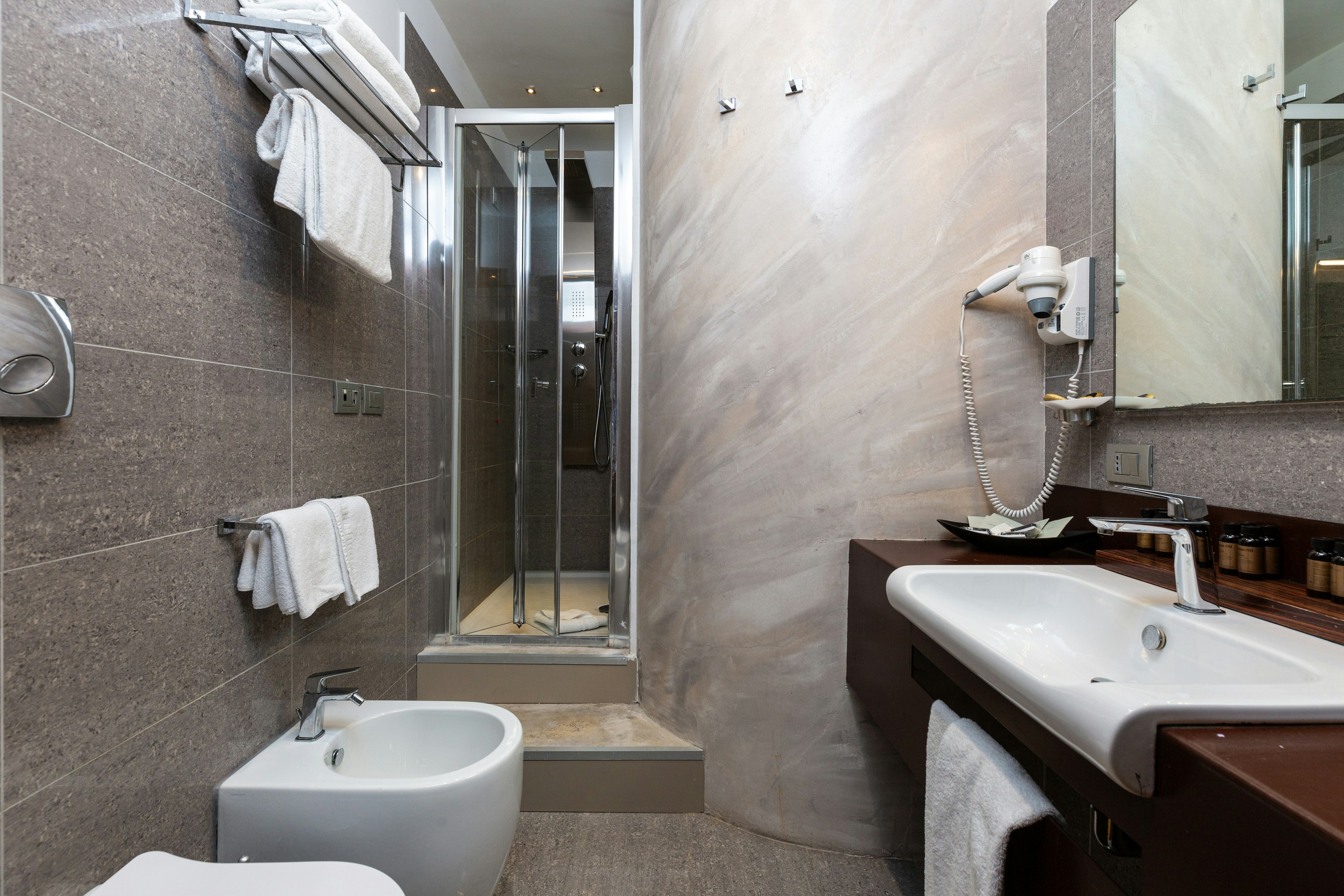 Hotel Trevi Collection 103/109