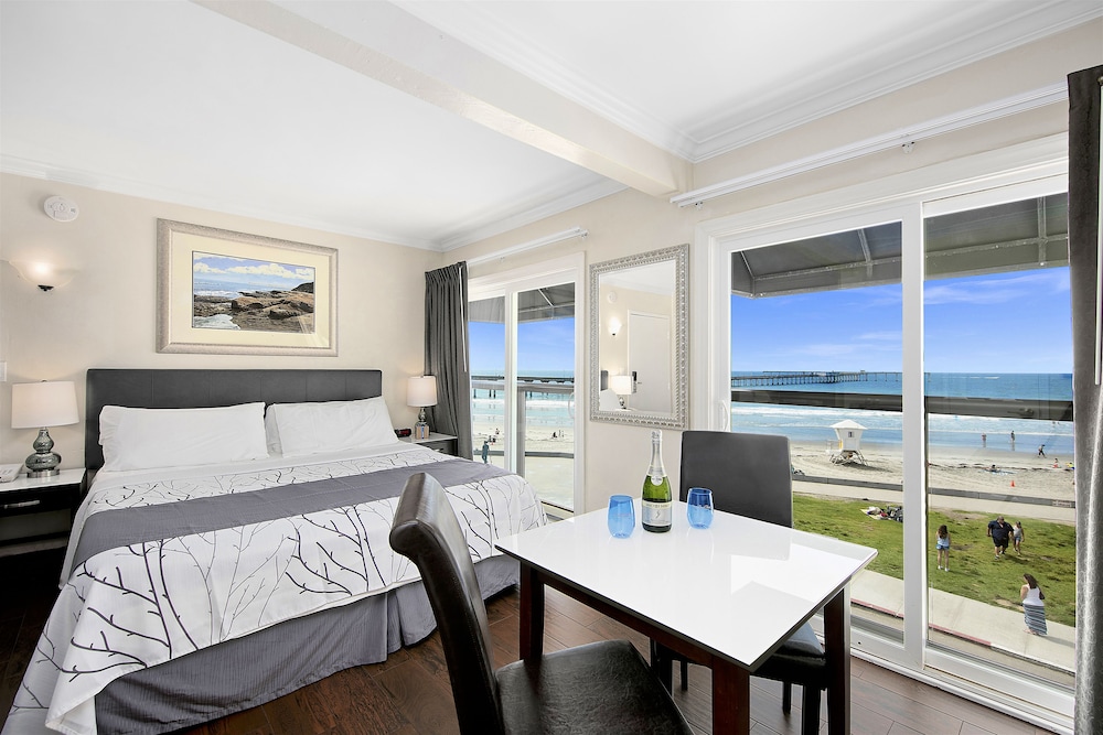 Ocean Beach Hotel 43/69